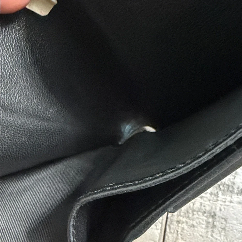 Authentic Gucci Black Leather Men’s wallet